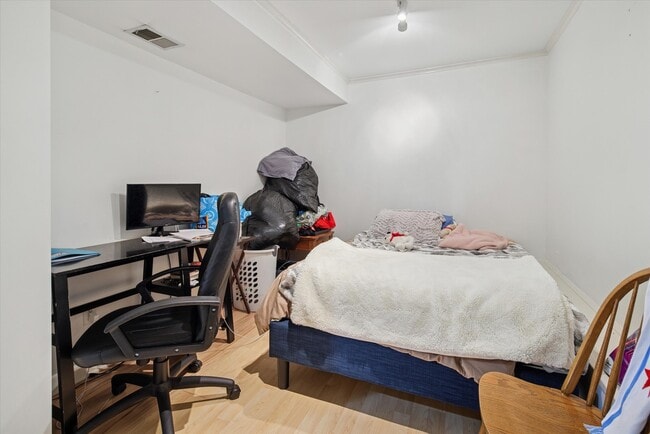 Building Photo - 1950 N Hudson Ave