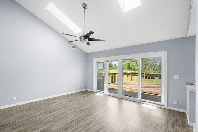 Building Photo - Golf Course Living Just Minutes from North Myrtle Beach – Long-Term Rental in Aberdeen