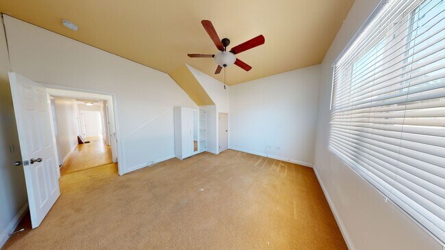 Building Photo - Huge House on Art St!! (Lease out, pending...