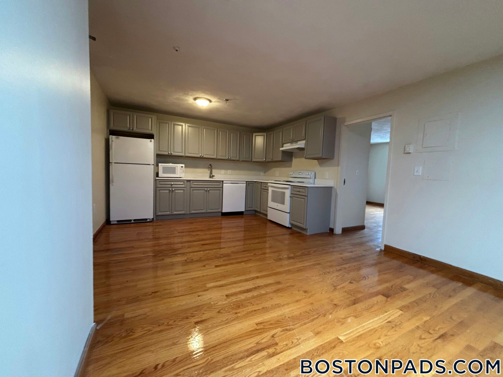 Building Photo - 1110 Commonwealth Ave