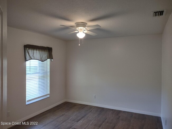 Building Photo - 1792 Ladderback Ct