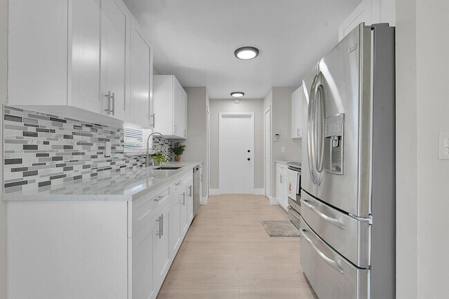 Building Photo - 2251 SE Holland St