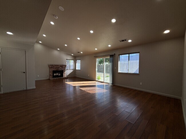 Building Photo - 1728 Colin Ln