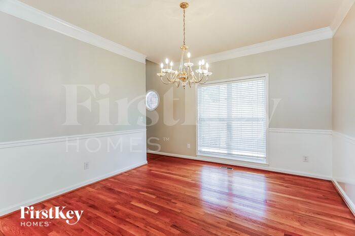 Building Photo - 6201 Windsor Ln