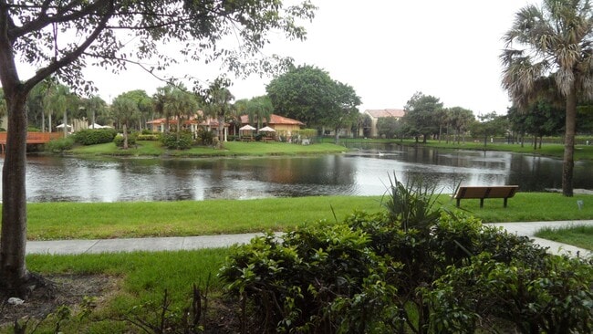 Building Photo - 2-Bed, 2-Bath Corner unit, Best location!