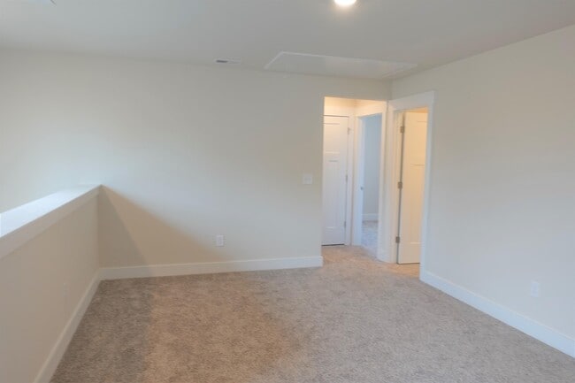 Building Photo - 100 Boren Wy