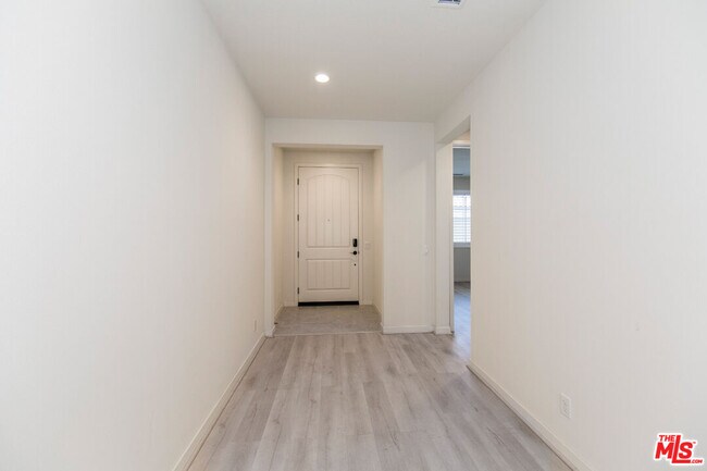 Building Photo - 10922 Mesa Ct