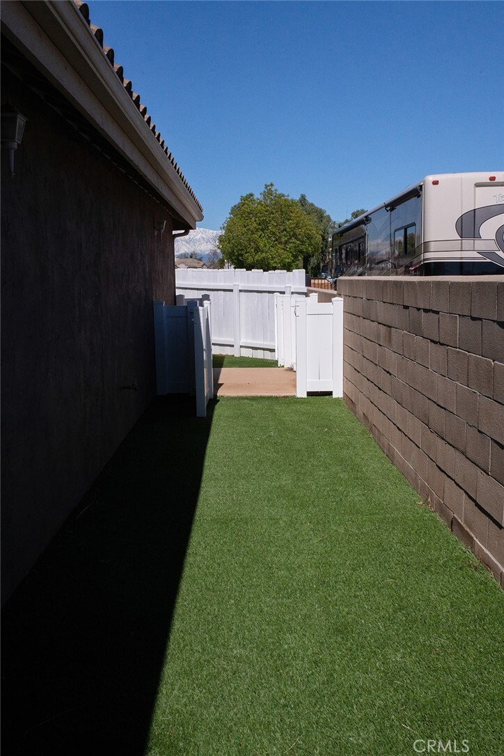 Building Photo - 2262 Morgan Dr