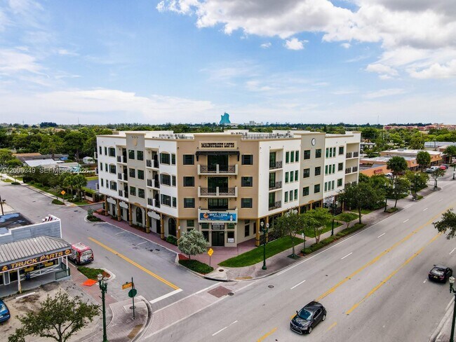 Building Photo - 4100 Davie Rd