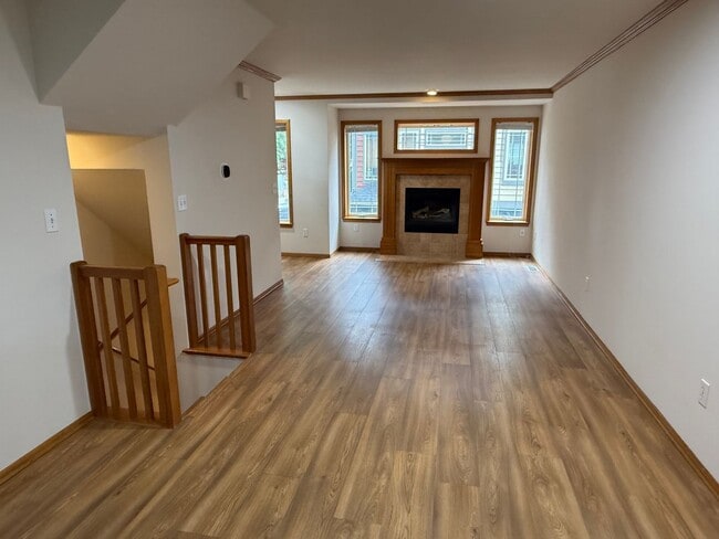 Building Photo - 3 bed / 1.5 bath townhouse in Greenwood/ North Seattle!