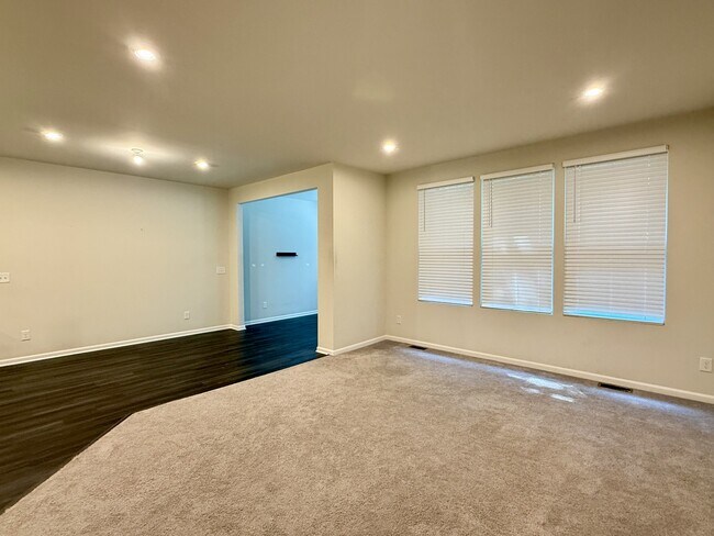 Building Photo - 2809 Willow Ct
