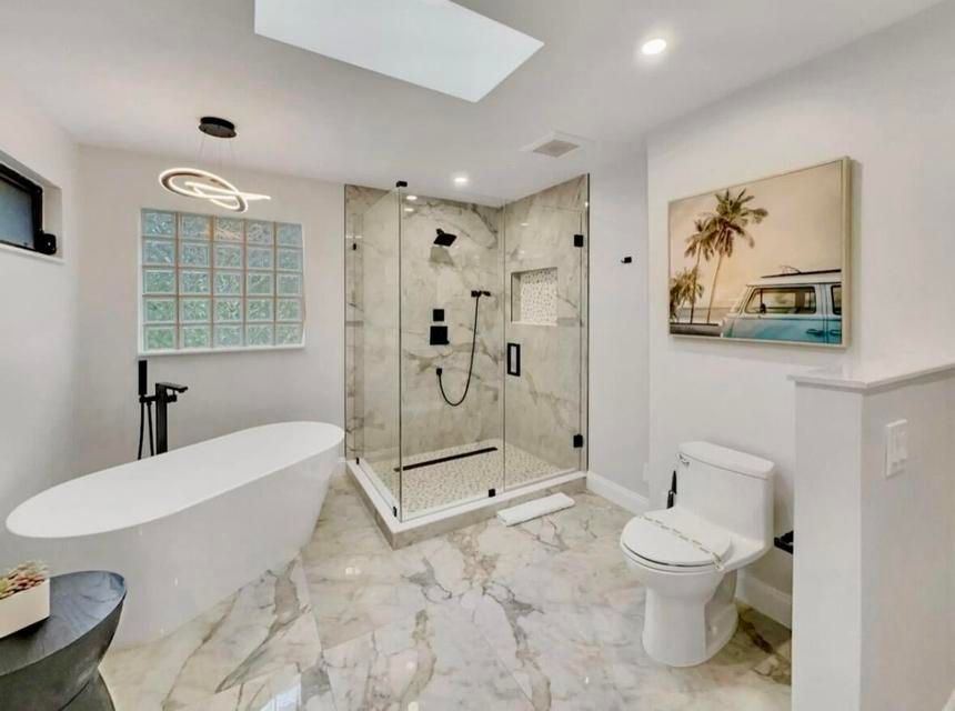 Building Photo - 5940 NE 22nd Ave