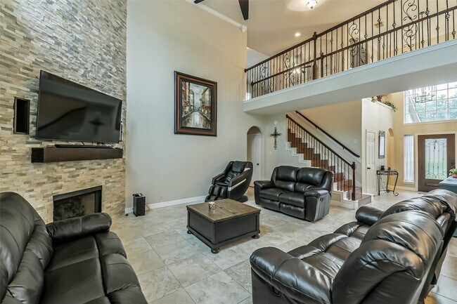 Building Photo - 20319 Umber Oak Ct