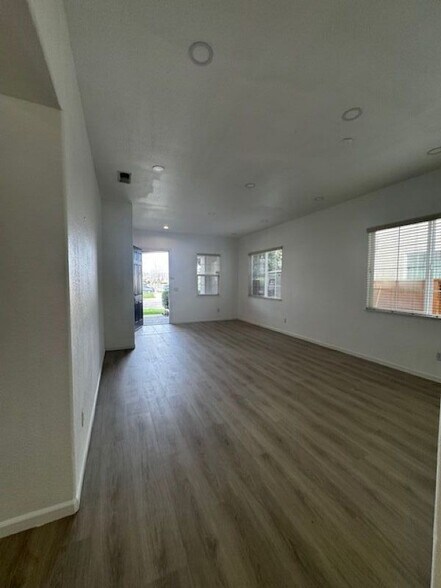 Building Photo - 8224 Shay Cir