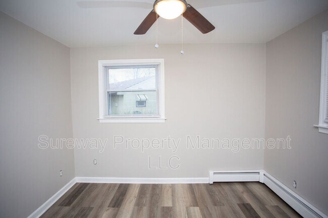 Building Photo - 19 Estate Rd