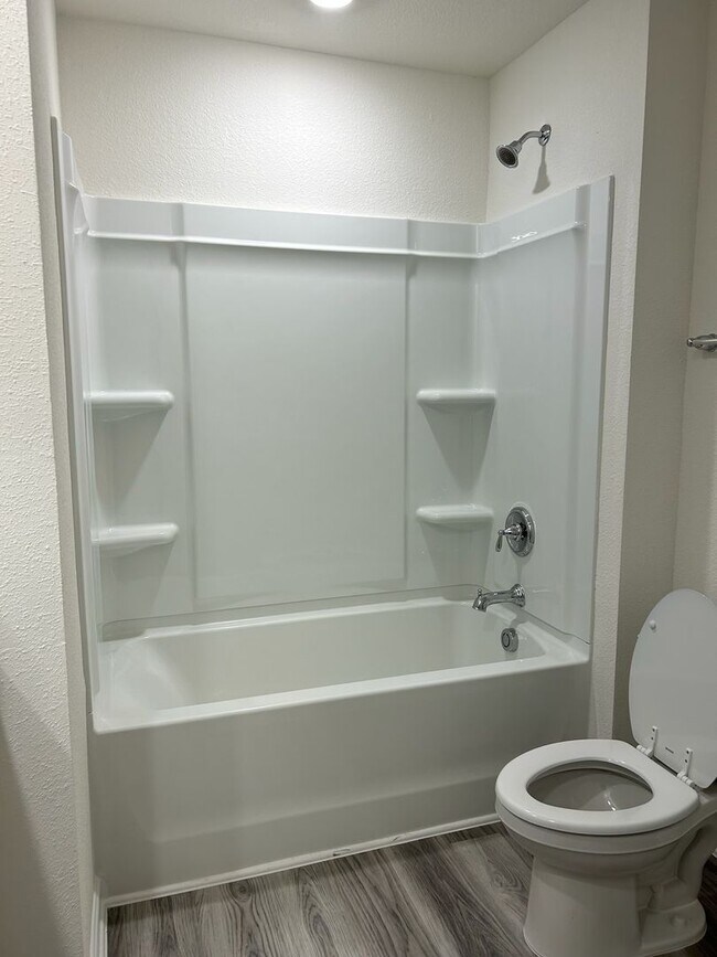Building Photo - 4BR/2BA Gulf Shores home with community pool