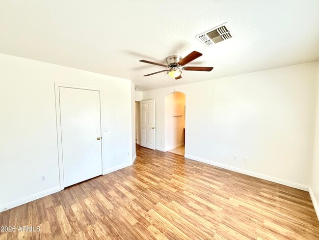 Building Photo - 13271 W Desert Rock Dr