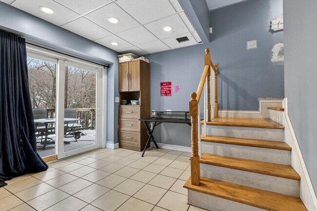 Building Photo - 74 Linwood St