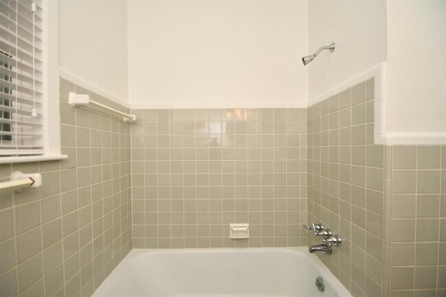 Building Photo - 5535 Berry Creek Dr