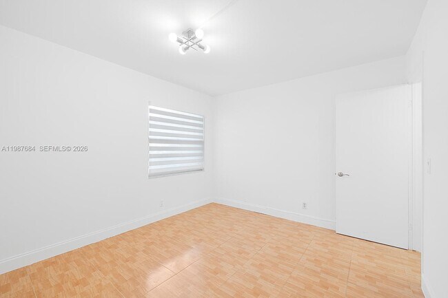 Building Photo - 1351 SW 125th Ave