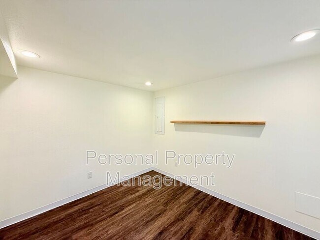 Building Photo - 2234 N L St