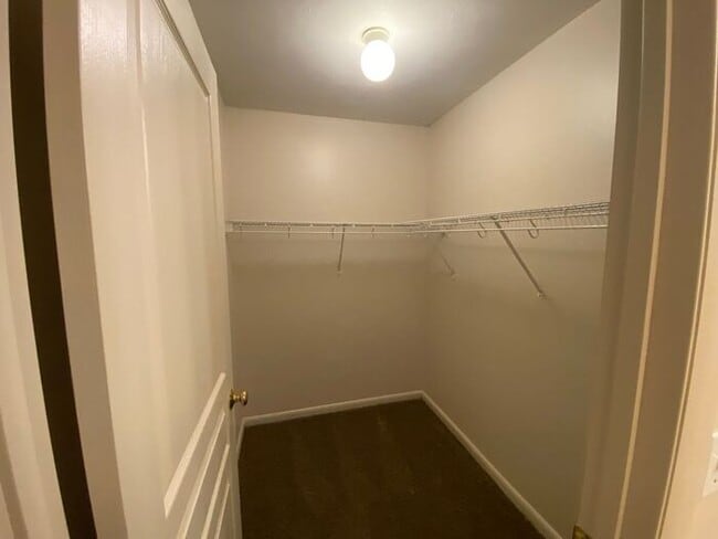 Building Photo - 2 Bedroom Garden Home - Allendale Boulevar...