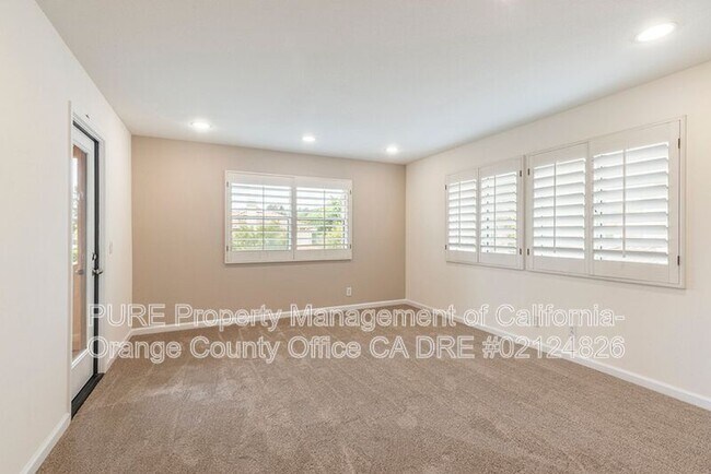 Building Photo - 11930 N Riviera