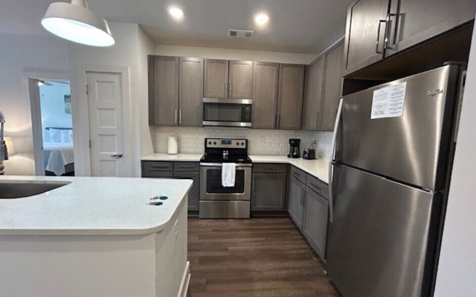 Building Photo - 10105 Westside Pkwy