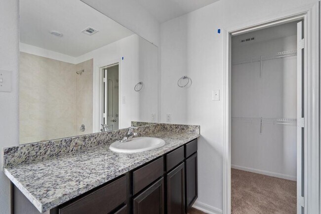 Building Photo - 3940 Prairie Crk