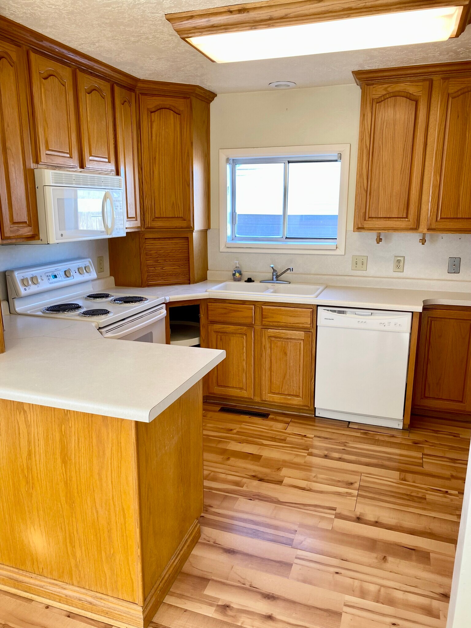 Building Photo - 244 S 100 W