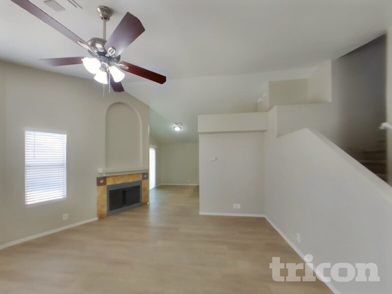 Building Photo - 7321 N 69th Ave