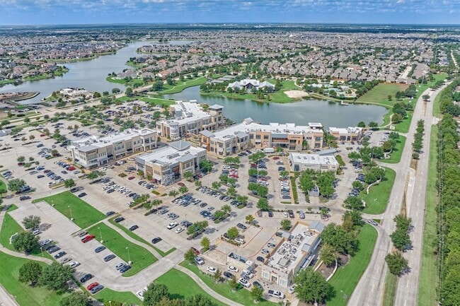 Building Photo - 9627 Towne Lake Pkwy