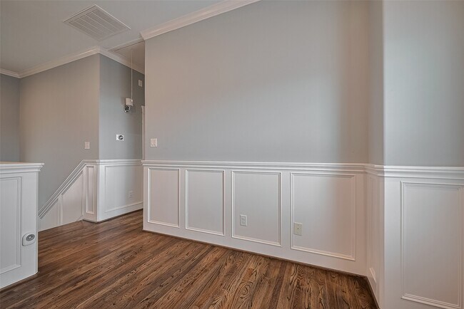Building Photo - 2106-Bidwel1 Drive