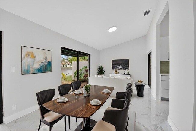 Building Photo - 6545 Las Flores Dr