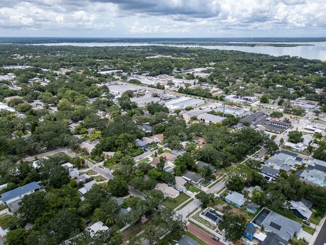 Building Photo - Charming 3BD/2BTH Home with Private Backyard in the Heart of Safety Harbor