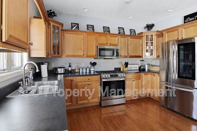 Building Photo - 2950 E Stone Creek Blvd