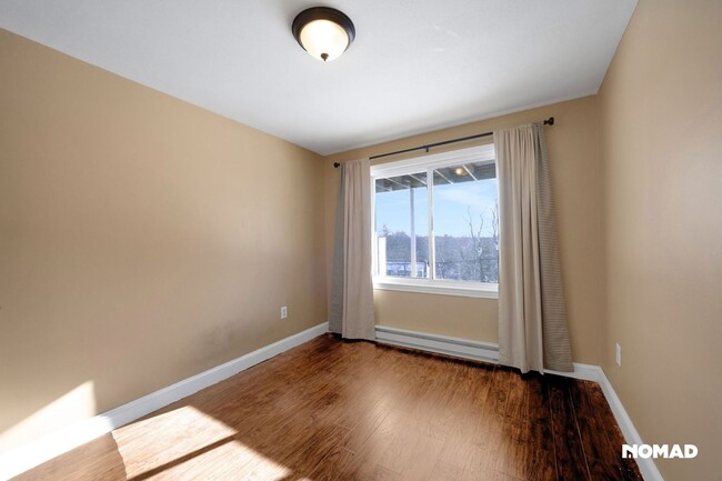 Building Photo - 2 Bedroom Condo in Londonderry