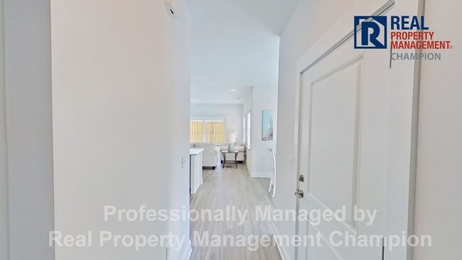 Building Photo - Newly Constructed Luxury Townhomes in Porters Neck