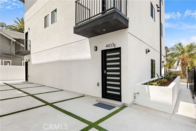 Building Photo - 443 N Harvard Blvd