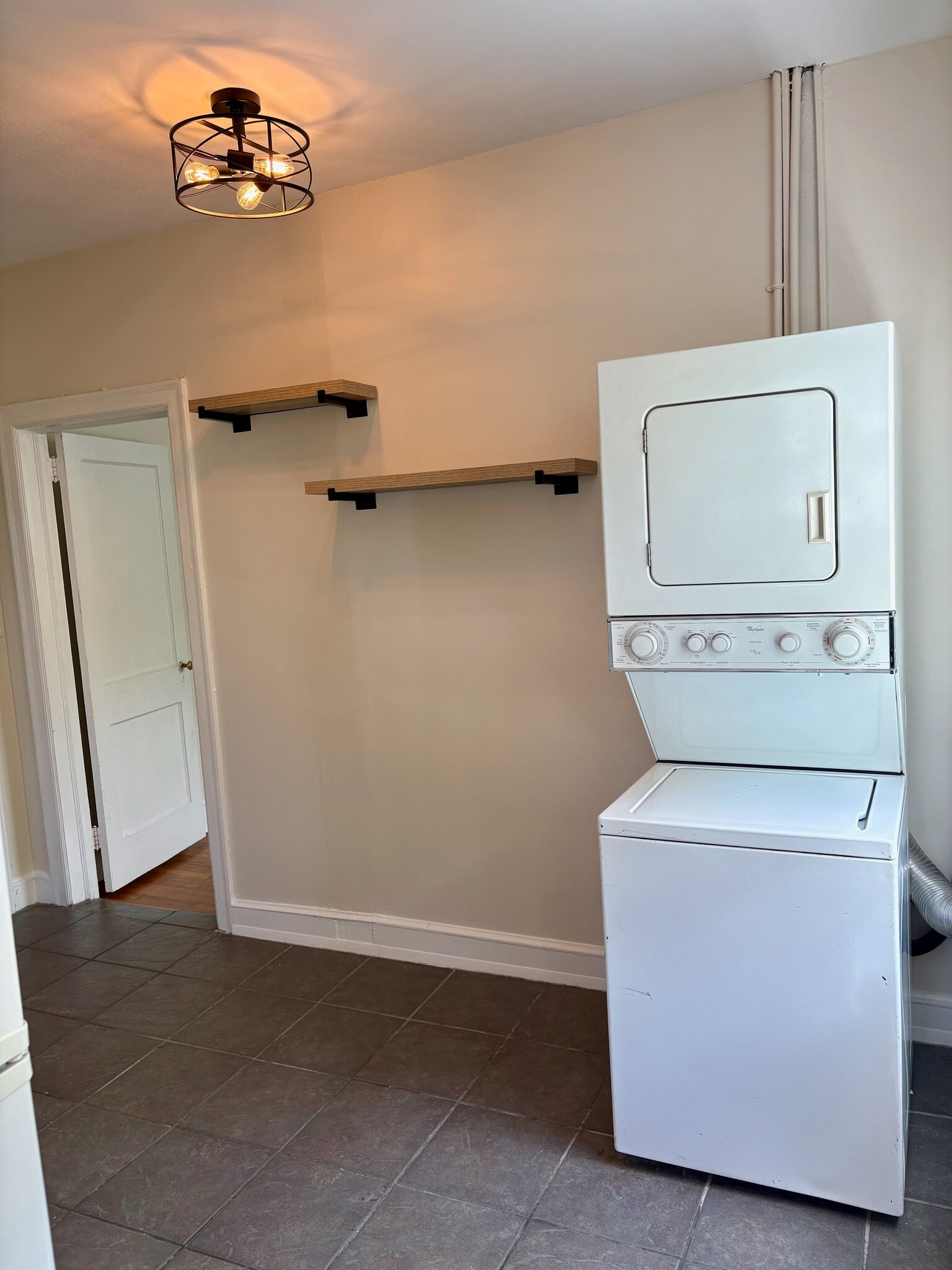 Building Photo - 120 Corbin Ave