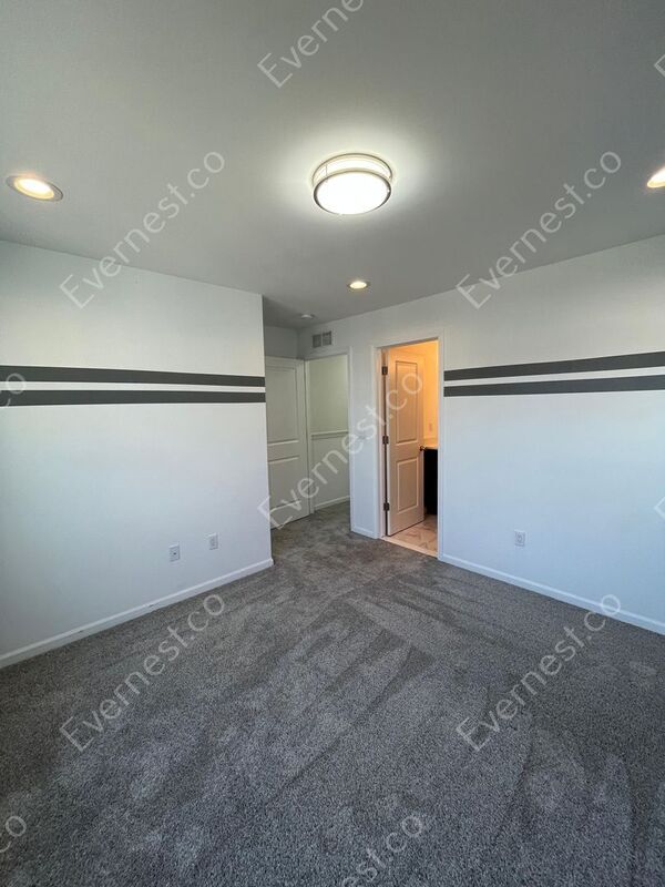 Building Photo - 3977 Trailway Commons Cir