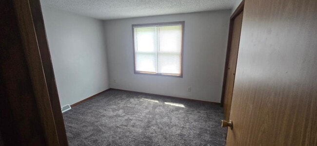 Building Photo - 838 Hitt St