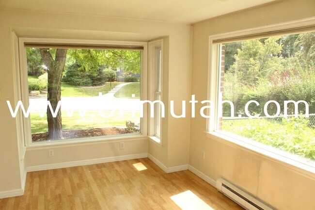 Building Photo - 4192 S Holloway Dr