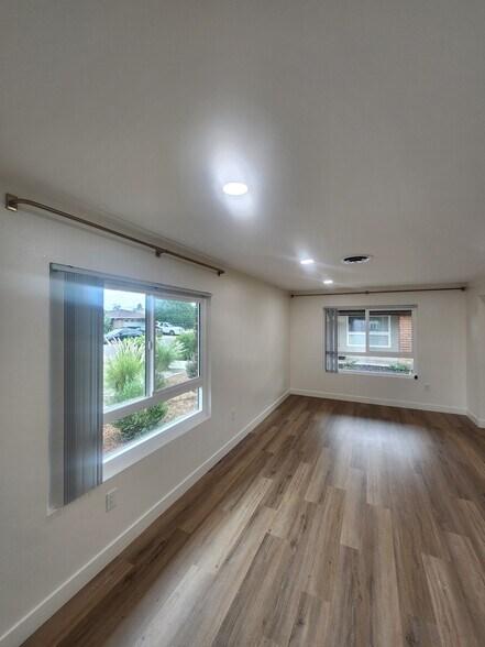 Dining/Living Room - 431 S Simpson Ave