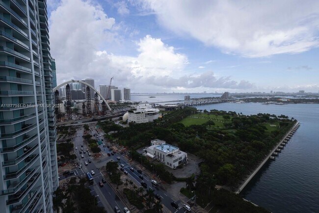 Building Photo - 888 Biscayne Blvd