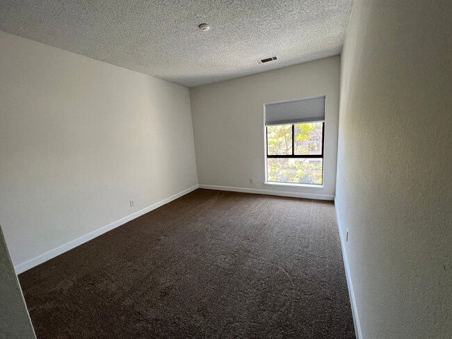 Building Photo - 39887 Cedar Blvd