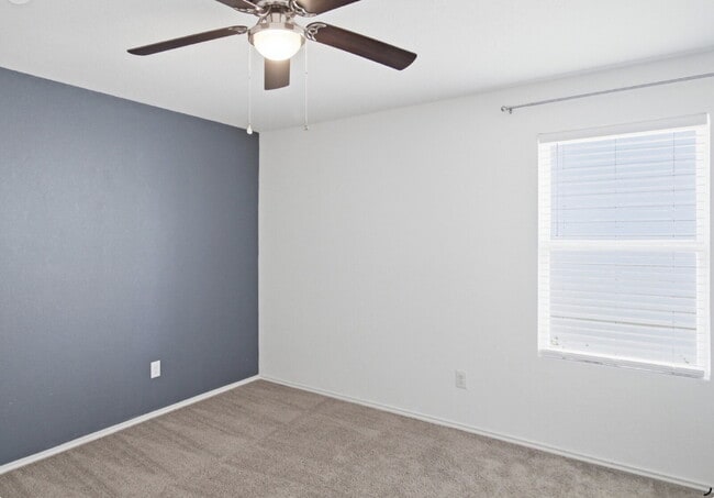 Building Photo - "Charming 4-Bedroom Haven in Saint Hedwig with 2 Full Baths and 1668 Sq Ft of Comfort!"