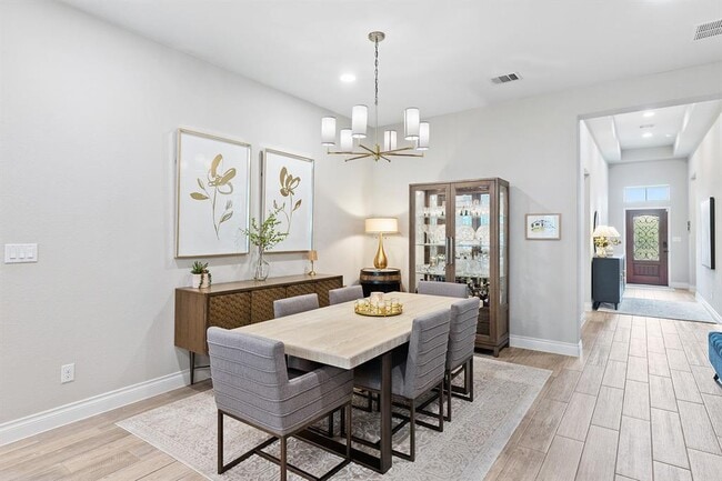 Building Photo - 104 Indian Paintbrush Trl