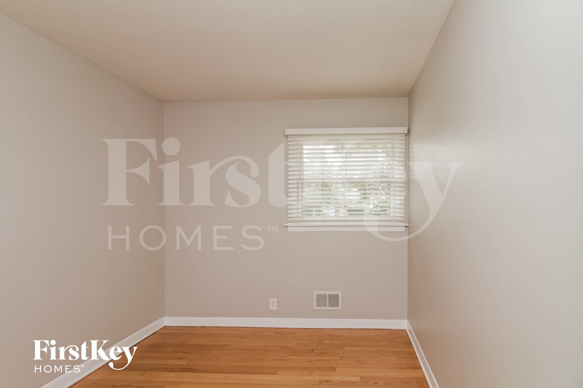 Building Photo - 8840 Sproat Ave