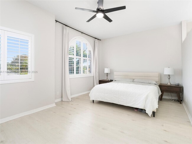 Building Photo - 835 NE 17th Way